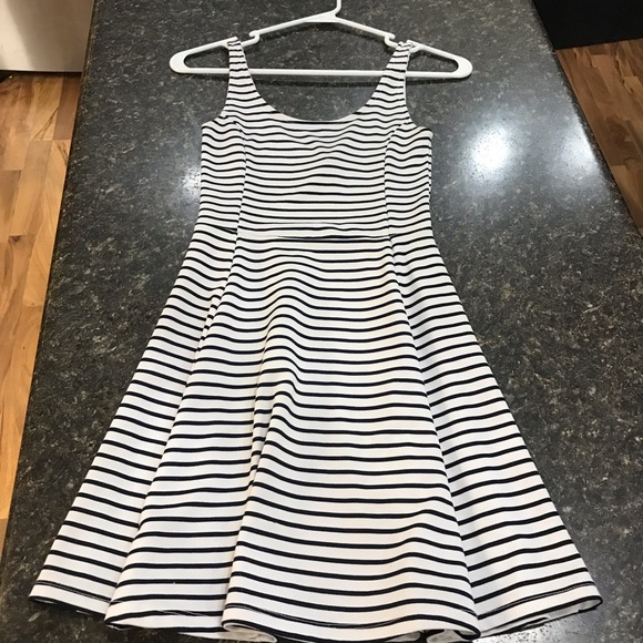 Black & White Striped Women’s Skater Dress H&M 2 - Picture 8 of 8